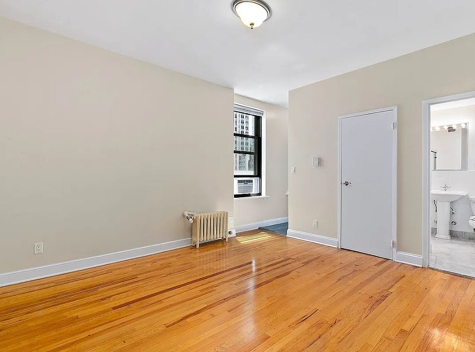 1st image of 150 W 47th St APT 2D
