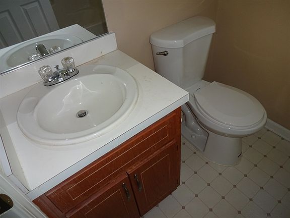 5th image of 6006 Daffodil Dr