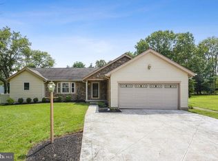 8 Devonshire Dr, Voorhees, NJ 08043