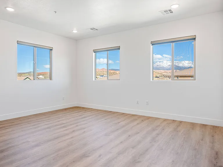 Shadow Ridge Apartments — Photo 27