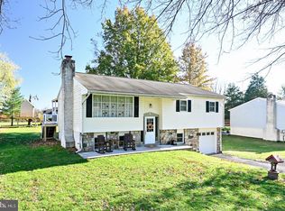 1426 Woodmere Rd, Pottstown, PA 19464