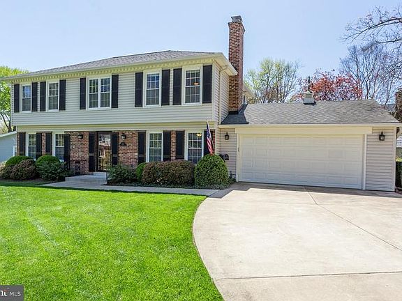 2nd image of 4711 King Carter Ct