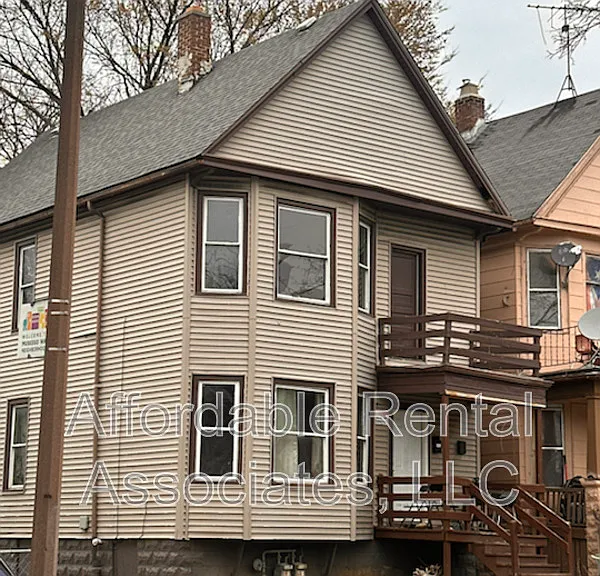1916A W Rogers St #UPPER — Photo 1