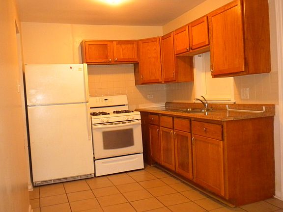 2nd image of 14836 Richmond Ave