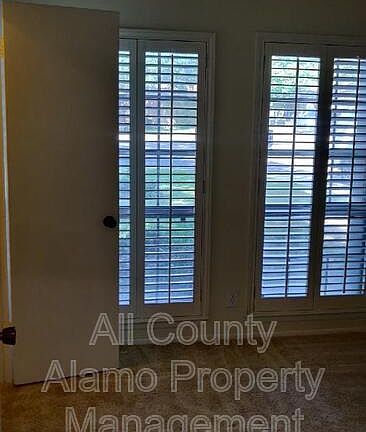 3rd image of 3839 Vista Briar Dr