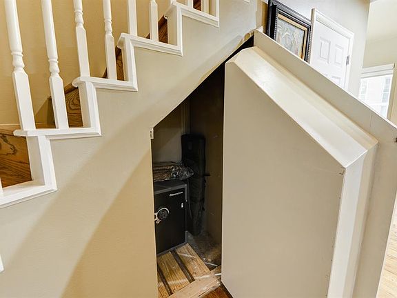 3rd image of 2520 Robinhood St APT 809