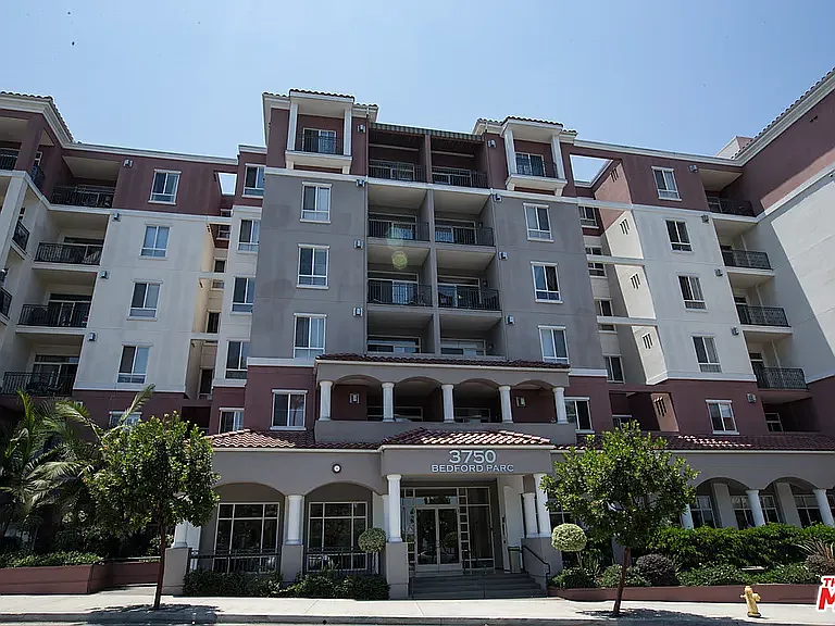 3 bed, 1600 sqft, $3,699 — Photo 1