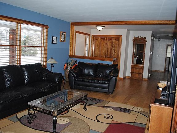 5th image of 427 Bonnie Brae Rd