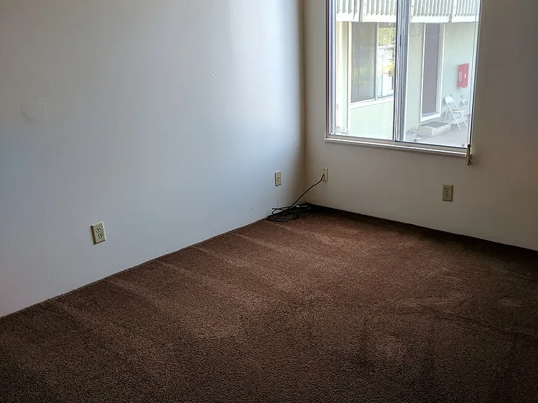 188 Pioneer Pkwy W — Photo 5