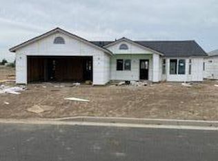 675 W Red Oak Ave N, Porterville, CA 93257