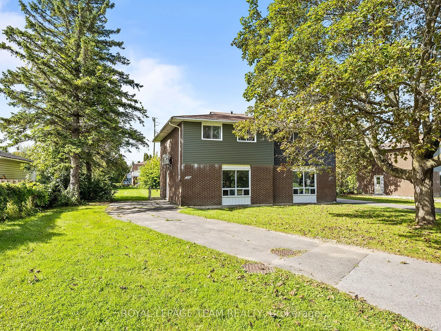 4 bed, $2,900 — Photo 1