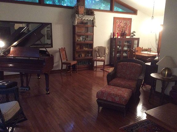 Living/ dining combo