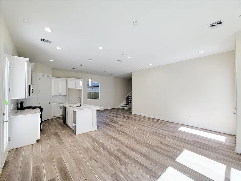 5931 Beall St #A — Photo 3