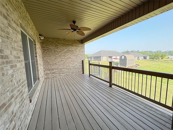 5th image of 111 E Autumn Leaf Dr