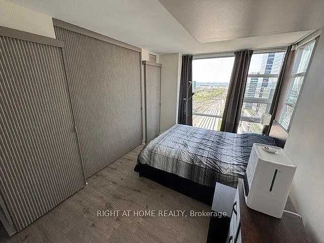 397 Front St W #3103 — Photo 11