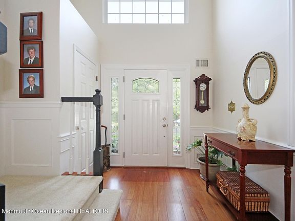 3rd image of 12 Heritage Drive
