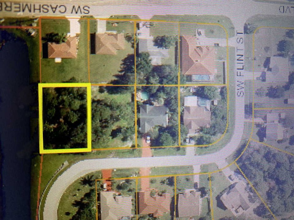 1st image of 1633 SW Flint St