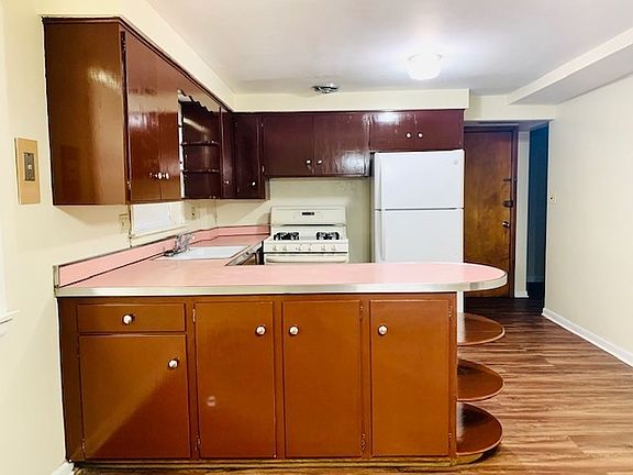 5th image of 7411 W Belmont Ave #G