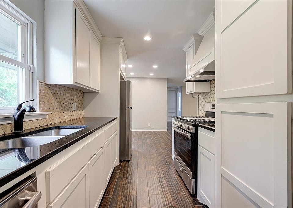 1st image of 2425 NW 42nd St