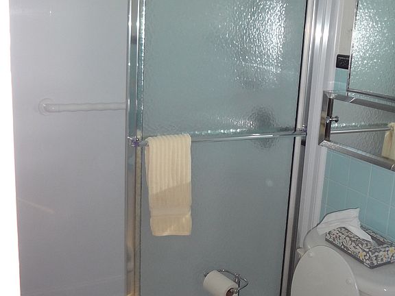5th image of 524 Kraiss Ave