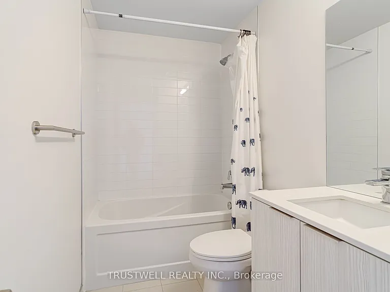 158 Front St E #1004 — Photo 7