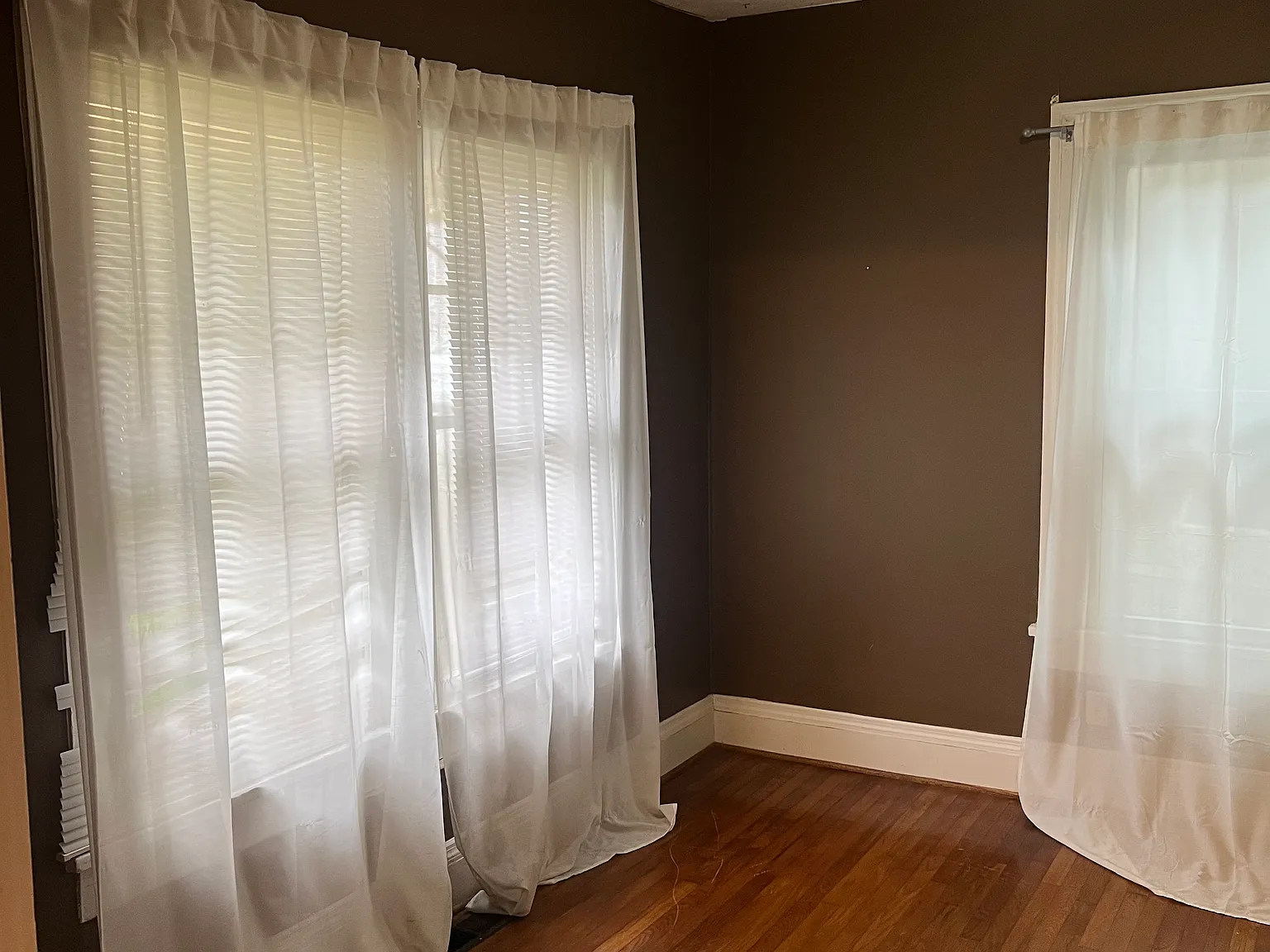 3 bed, 1271 sqft, $2,000 — Photo 4