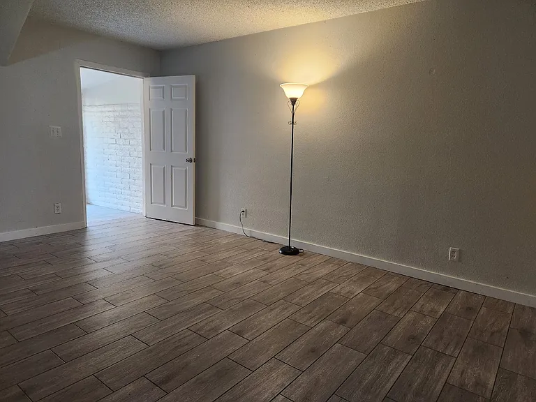 5112 N 28th Dr #3 — Photo 14