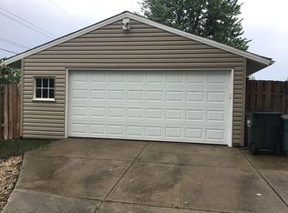 350 Nobottom Rd, Berea, OH 44017