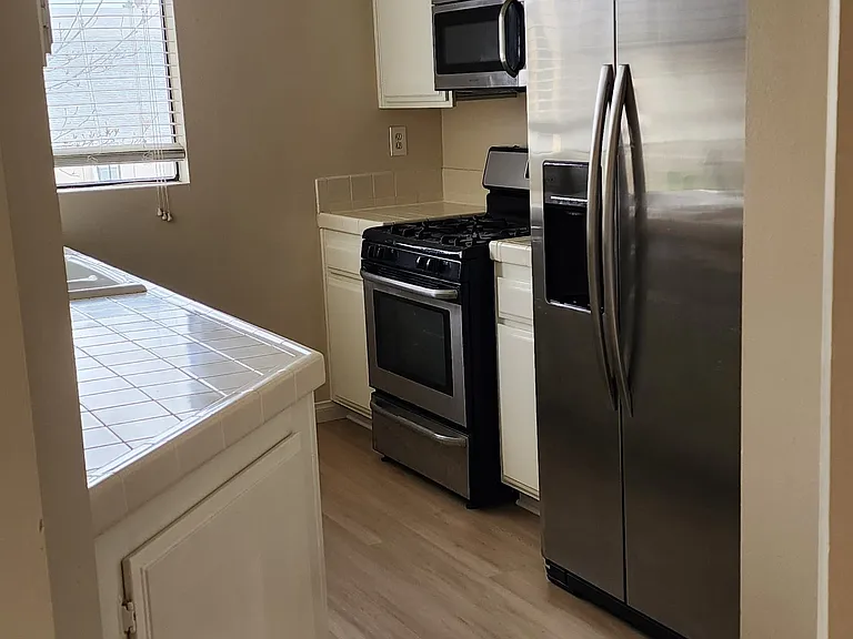 7211 Cozycroft Ave #68 — Photo 13