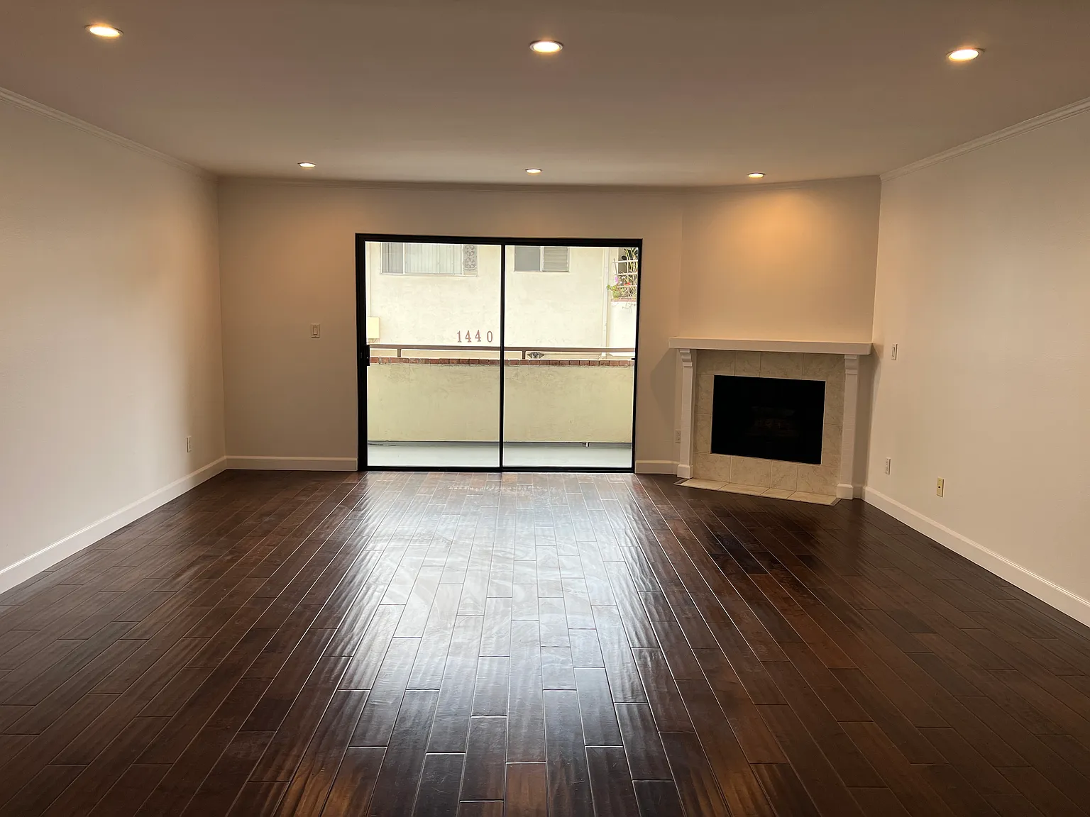 1443 Barry Ave — Photo 2
