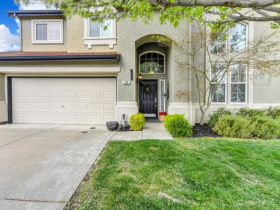 3rd image of 225 Magpie Ct