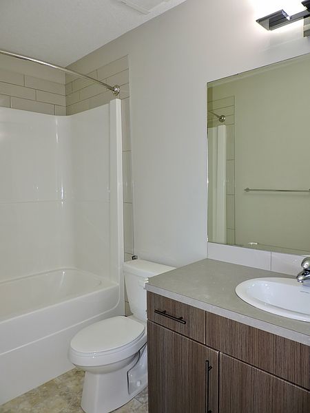 Edmonton House for rent - 4 Bedrooms — photo 24