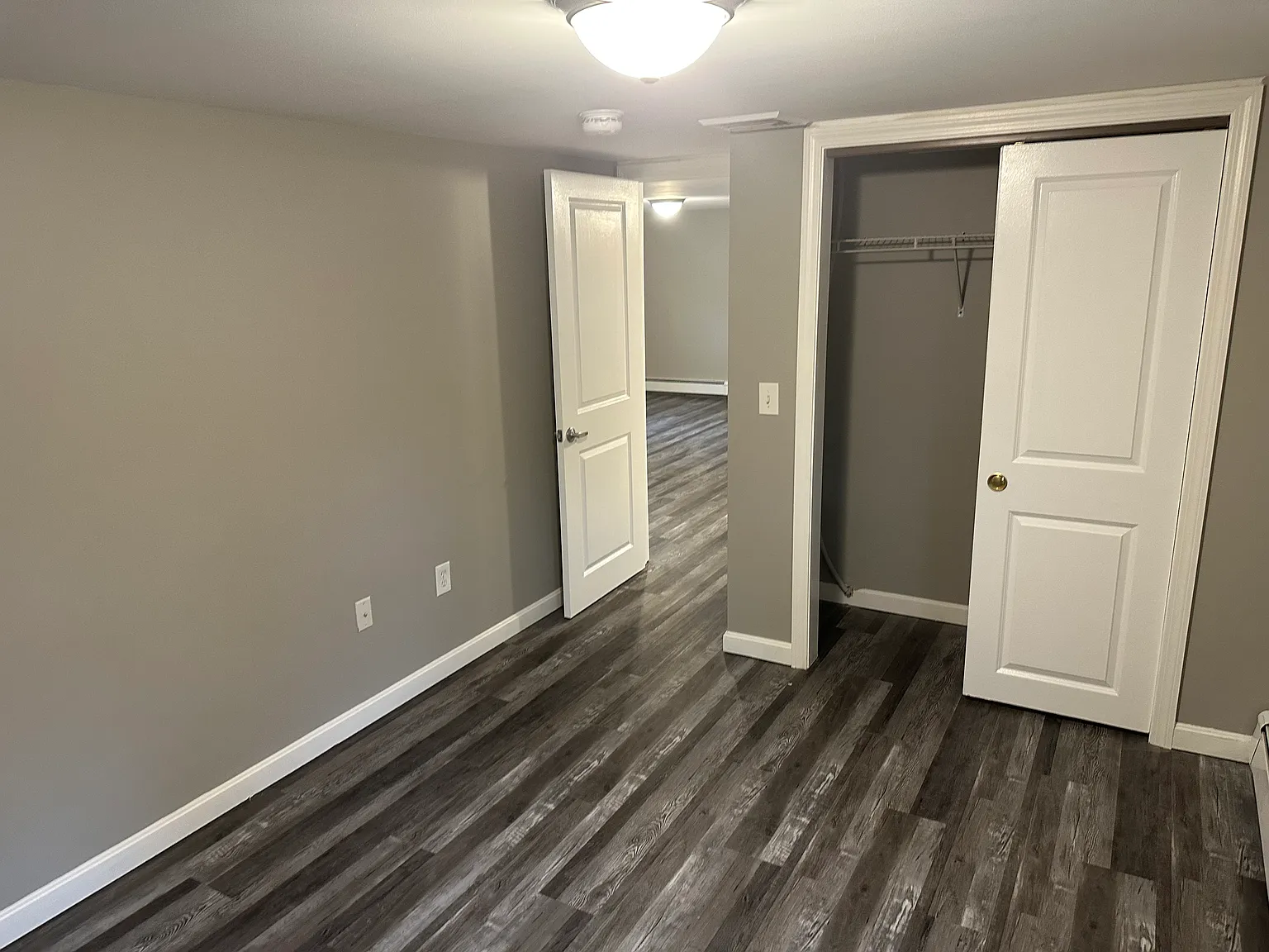 2 bed, 1000 sqft, $2,100 — Photo 3