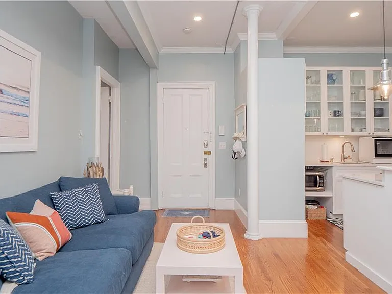 67 Perry St #5 — Photo 2