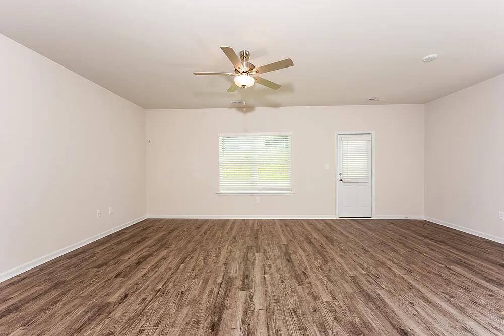 3 bed, 2.0 bath, 1610 sqft, $1,785 — Photo 4