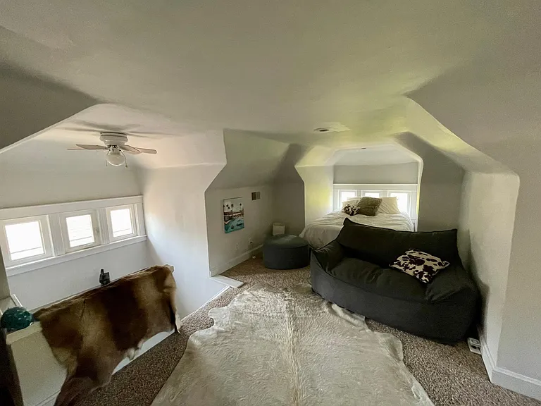 4233 Kenwood Ave — Photo 25