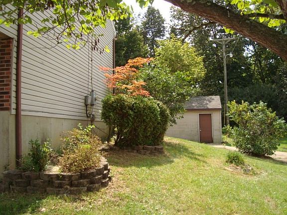 3rd image of 103 Green Hill Dr