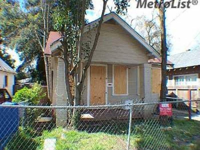 2nd image of 3200 40th St