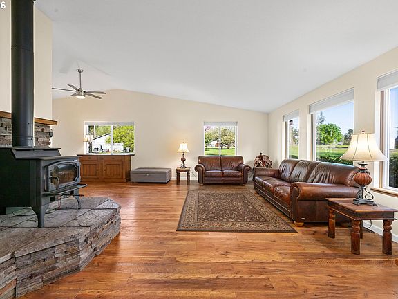 5th image of 42020 Forest Court Ln