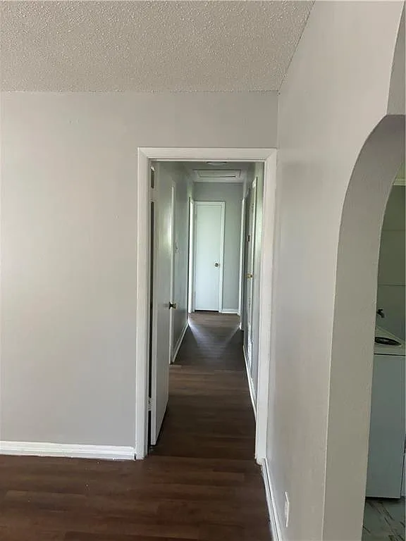 3 bed, 1.0 bath, 1000 sqft, $1,400 — Photo 4