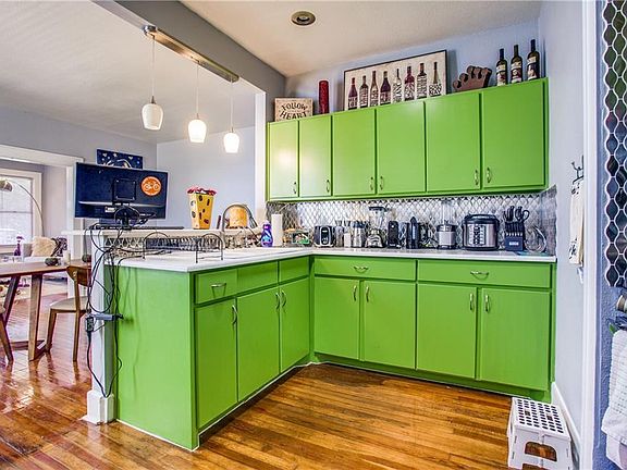 5th image of 1029 N Bishop Ave