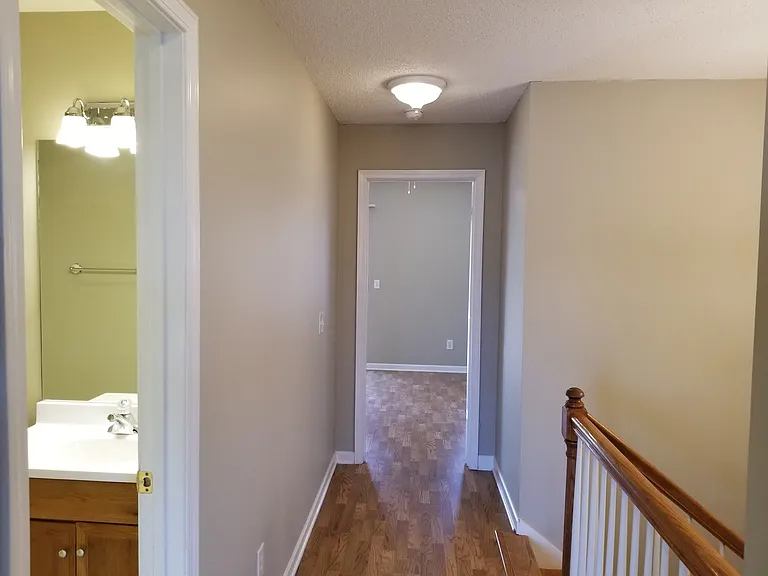 MAIN BATHROOM ON LEFT