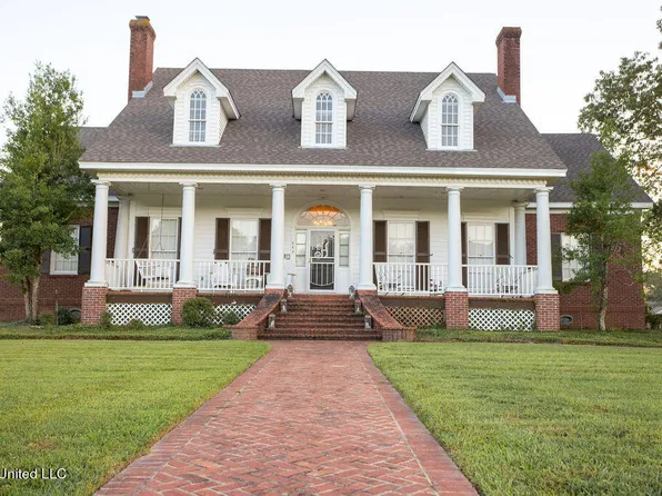 943 Woodlee Dr, Jackson, MS 39272