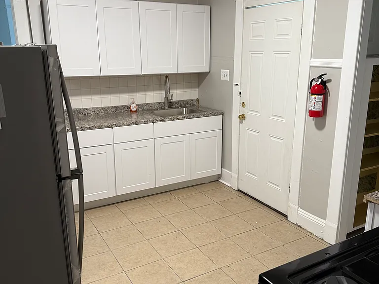 57 Plum St #2 — Photo 8
