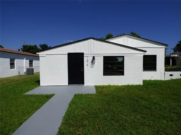 1679 NE 180th St, North Miami Beach, FL 33162