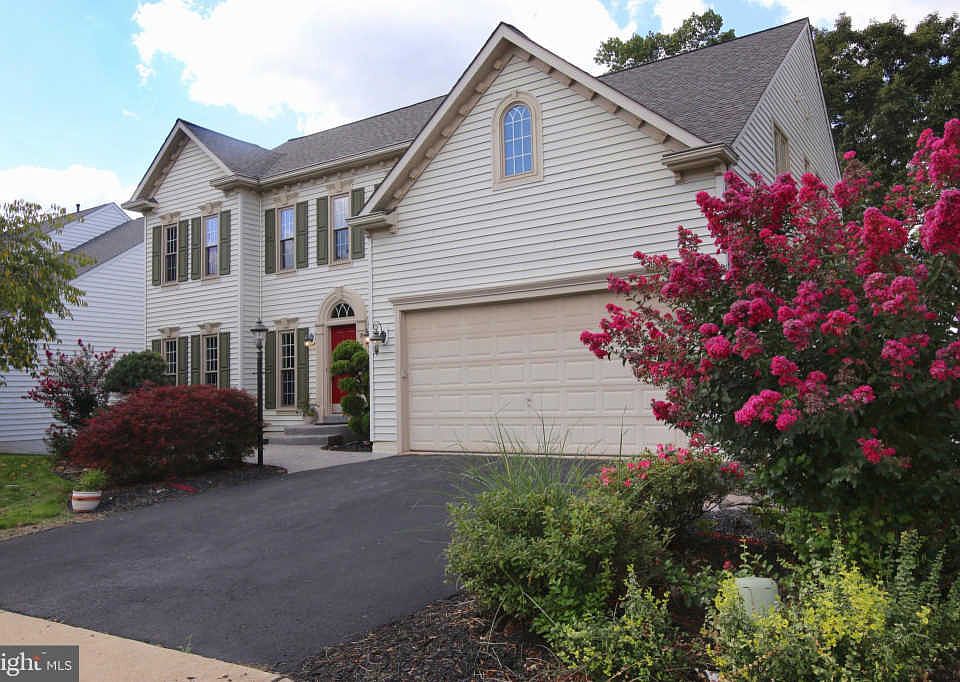 1st image of 8176 Tillinghast Ln