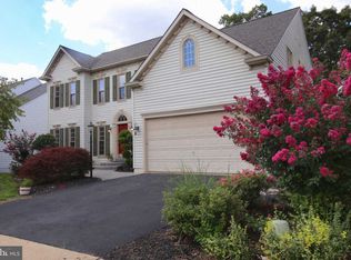 8176 Tillinghast Ln, Gainesville, VA