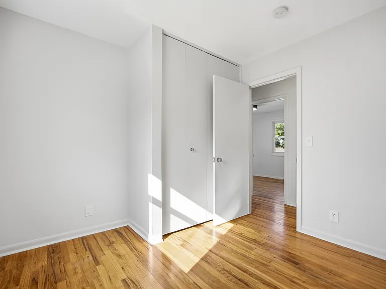 3314 S 122nd St — Photo 13