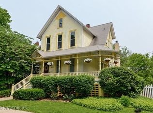 1016 Superior St, Oak Park, IL 60302