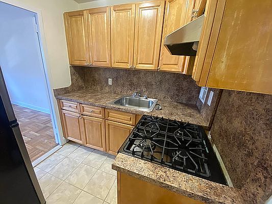 2nd image of 165-20 Highland Ave #1P